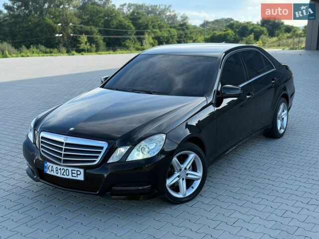 Черный Мерседес Е-Класс, объемом двигателя 2.2 л и пробегом 350 тыс. км за 9500 $, фото 1 на Automoto.ua