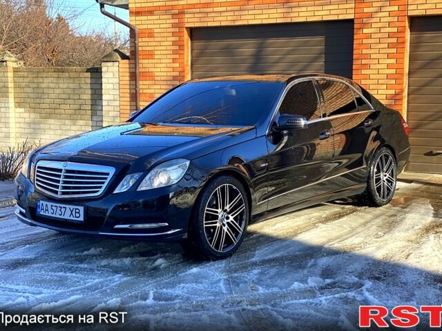 Чорний Мерседес Е-Клас, об'ємом двигуна 2.1 л та пробігом 261 тис. км за 13300 $, фото 1 на Automoto.ua