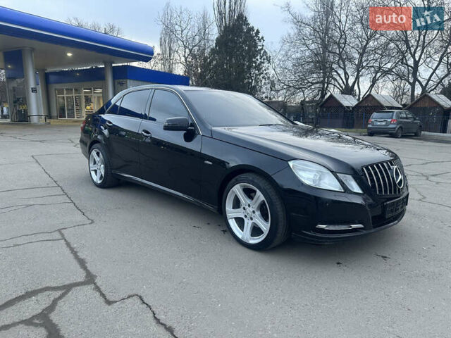 Чорний Мерседес Е-Клас, об'ємом двигуна 1.8 л та пробігом 291 тис. км за 11999 $, фото 1 на Automoto.ua