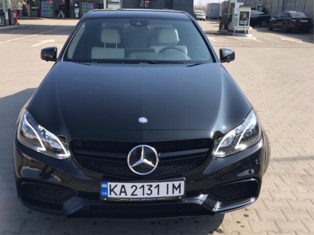 Черный Мерседес Е-Класс, объемом двигателя 2.1 л и пробегом 300 тыс. км за 15000 $, фото 1 на Automoto.ua
