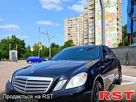 Черный Мерседес Е-Класс, объемом двигателя 1.8 л и пробегом 360 тыс. км за 9650 $, фото 1 на Automoto.ua