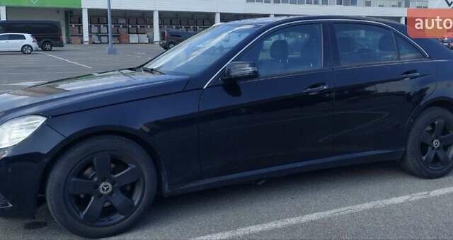 Черный Мерседес Е-Класс, объемом двигателя 1.8 л и пробегом 344 тыс. км за 8800 $, фото 1 на Automoto.ua