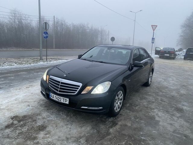 Чорний Мерседес Е-Клас, об'ємом двигуна 1.8 л та пробігом 356 тис. км за 9000 $, фото 1 на Automoto.ua