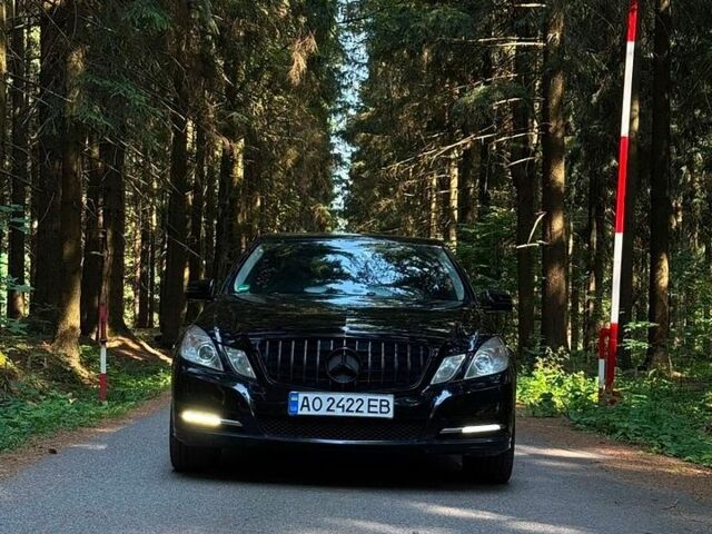 Чорний Мерседес Е-Клас, об'ємом двигуна 2.2 л та пробігом 350 тис. км за 12500 $, фото 1 на Automoto.ua