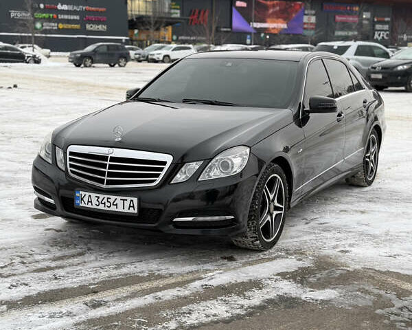 Черный Мерседес Е-Класс, объемом двигателя 2.2 л и пробегом 252 тыс. км за 12900 $, фото 1 на Automoto.ua