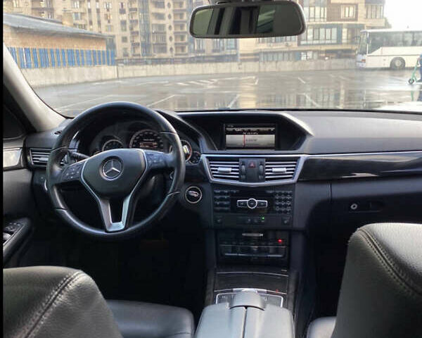 Черный Мерседес Е-Класс, объемом двигателя 2.14 л и пробегом 273 тыс. км за 13100 $, фото 1 на Automoto.ua