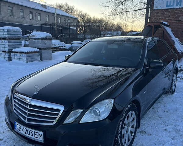 Черный Мерседес Е-Класс, объемом двигателя 2.2 л и пробегом 231 тыс. км за 13600 $, фото 1 на Automoto.ua