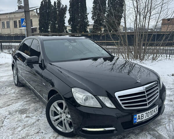 Чорний Мерседес Е-Клас, об'ємом двигуна 1.8 л та пробігом 255 тис. км за 13300 $, фото 1 на Automoto.ua