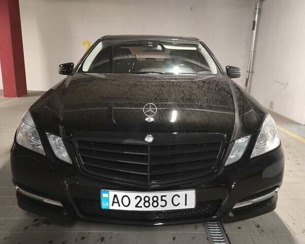 Чорний Мерседес Е-Клас, об'ємом двигуна 2.2 л та пробігом 377 тис. км за 11500 $, фото 1 на Automoto.ua