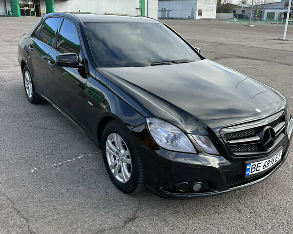 Черный Мерседес Е-Класс, объемом двигателя 1.8 л и пробегом 255 тыс. км за 10000 $, фото 1 на Automoto.ua