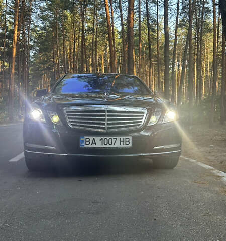 Чорний Мерседес Е-Клас, об'ємом двигуна 3.5 л та пробігом 240 тис. км за 16500 $, фото 1 на Automoto.ua