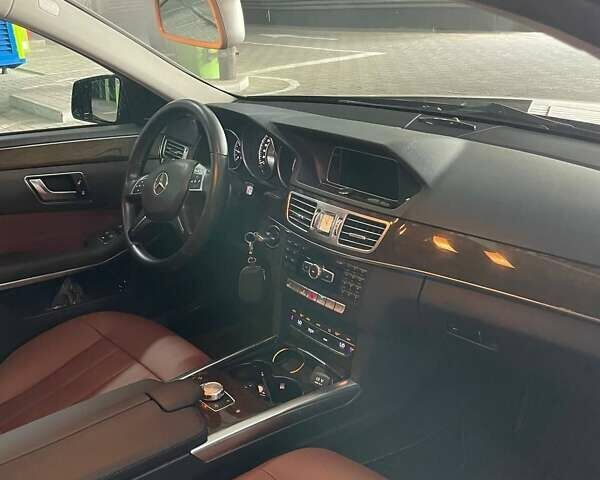 Чорний Мерседес Е-Клас, об'ємом двигуна 2.1 л та пробігом 290 тис. км за 17500 $, фото 1 на Automoto.ua