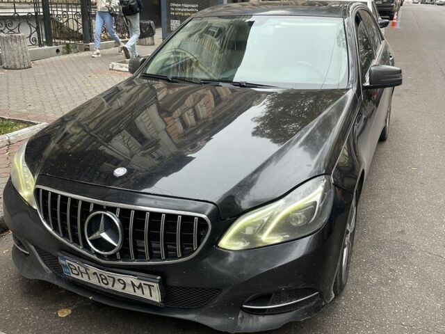 Чорний Мерседес Е-Клас, об'ємом двигуна 2.1 л та пробігом 360 тис. км за 10800 $, фото 1 на Automoto.ua