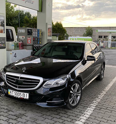 Черный Мерседес Е-Класс, объемом двигателя 2.2 л и пробегом 261 тыс. км за 15000 $, фото 1 на Automoto.ua