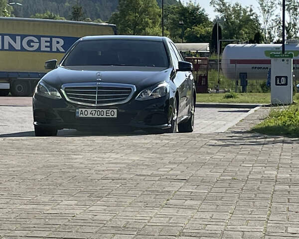 Черный Мерседес Е-Класс, объемом двигателя 2.2 л и пробегом 345 тыс. км за 17900 $, фото 1 на Automoto.ua