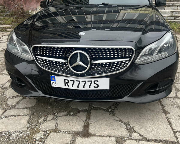 Черный Мерседес Е-Класс, объемом двигателя 2.2 л и пробегом 260 тыс. км за 20000 $, фото 1 на Automoto.ua