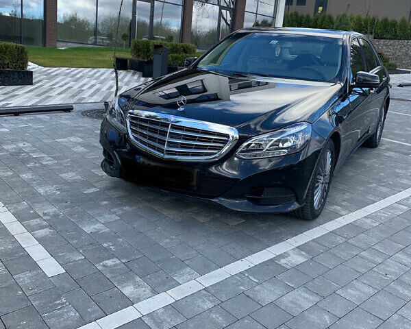 Черный Мерседес Е-Класс, объемом двигателя 2.14 л и пробегом 335 тыс. км за 17999 $, фото 1 на Automoto.ua