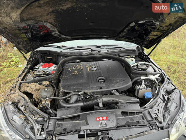 Черный Мерседес Е-Класс, объемом двигателя 2.14 л и пробегом 140 тыс. км за 11000 $, фото 1 на Automoto.ua