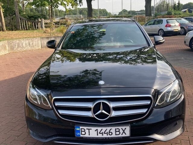 Чорний Мерседес Е-Клас, об'ємом двигуна 1.95 л та пробігом 240 тис. км за 22113 $, фото 1 на Automoto.ua