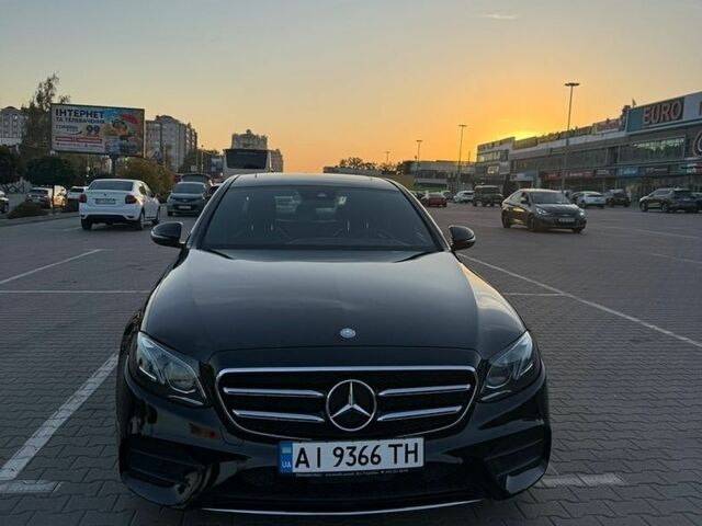 Чорний Мерседес Е-Клас, об'ємом двигуна 2 л та пробігом 127 тис. км за 23500 $, фото 1 на Automoto.ua