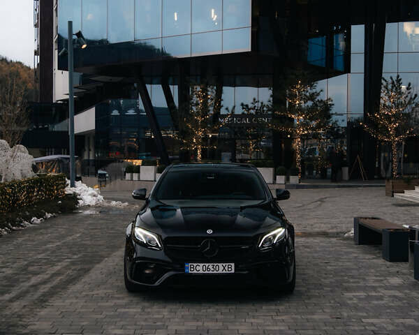 Черный Мерседес Е-Класс, объемом двигателя 3 л и пробегом 111 тыс. км за 44500 $, фото 1 на Automoto.ua