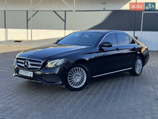Черный Мерседес Е-Класс, объемом двигателя 1.95 л и пробегом 296 тыс. км за 21999 $, фото 1 на Automoto.ua