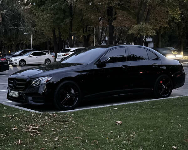 Черный Мерседес Е-Класс, объемом двигателя 1.99 л и пробегом 149 тыс. км за 29900 $, фото 1 на Automoto.ua