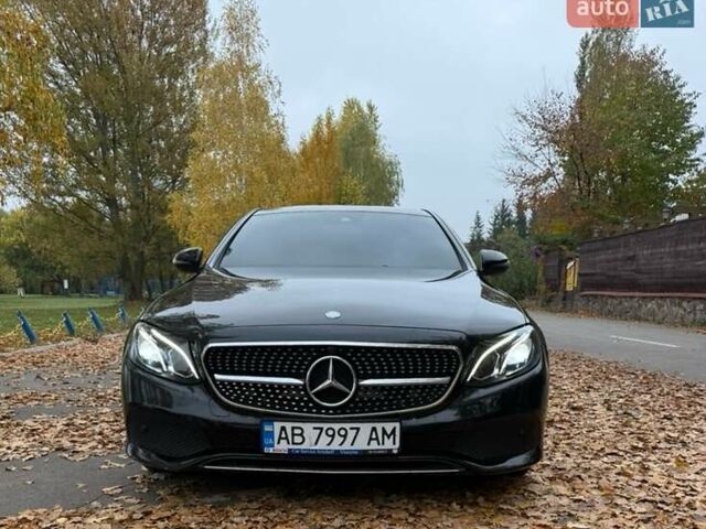 Черный Мерседес Е-Класс, объемом двигателя 1.95 л и пробегом 248 тыс. км за 25500 $, фото 1 на Automoto.ua