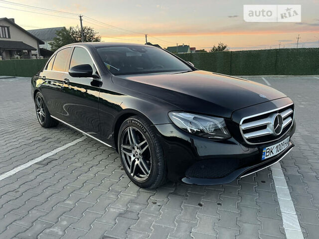 Чорний Мерседес Е-Клас, об'ємом двигуна 1.9 л та пробігом 265 тис. км за 27000 $, фото 1 на Automoto.ua