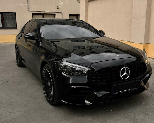 Чорний Мерседес Е-Клас, об'ємом двигуна 2 л та пробігом 125 тис. км за 28500 $, фото 1 на Automoto.ua