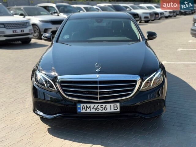 Черный Мерседес Е-Класс, объемом двигателя 1.95 л и пробегом 290 тыс. км за 22000 $, фото 1 на Automoto.ua