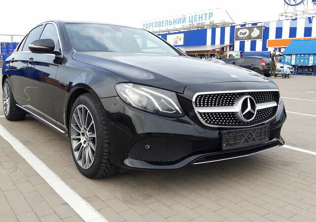 Черный Мерседес Е-Класс, объемом двигателя 1.95 л и пробегом 315 тыс. км за 23400 $, фото 1 на Automoto.ua