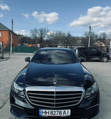 Черный Мерседес Е-Класс, объемом двигателя 1.95 л и пробегом 97 тыс. км за 32100 $, фото 1 на Automoto.ua