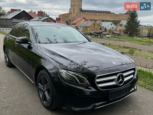 Черный Мерседес Е-Класс, объемом двигателя 2 л и пробегом 220 тыс. км за 26000 $, фото 1 на Automoto.ua