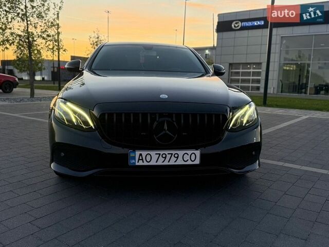 Чорний Мерседес Е-Клас, об'ємом двигуна 2.2 л та пробігом 325 тис. км за 21200 $, фото 1 на Automoto.ua