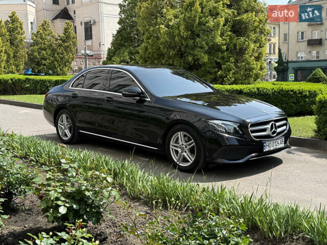Мерседес Е-Класс 2017 в Тернополе на Automoto.ua Черный Мерседес Е-Класс, объемом двигателя 1.95 л и пробегом 160 тыс. км за 30000 $, фото 1 на Automoto.ua
