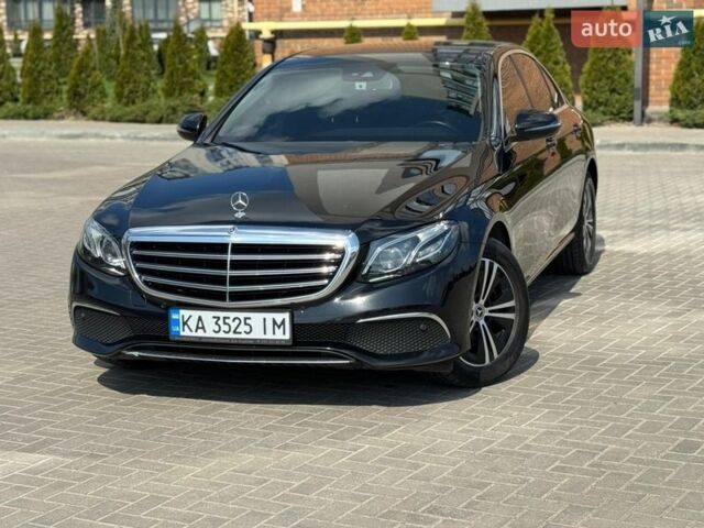 Черный Мерседес Е-Класс, объемом двигателя 1.95 л и пробегом 100 тыс. км за 30999 $, фото 1 на Automoto.ua
