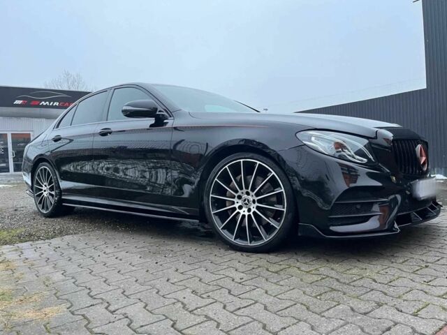 Черный Мерседес Е-Класс, объемом двигателя 0 л и пробегом 128 тыс. км за 25000 $, фото 1 на Automoto.ua