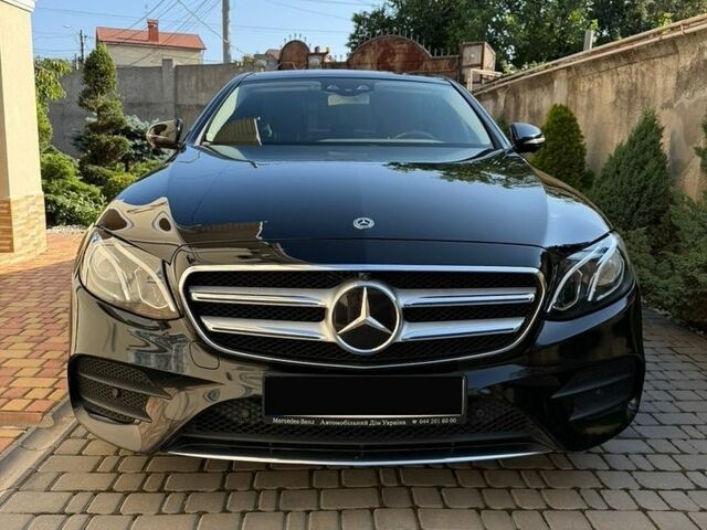 Чорний Мерседес Е-Клас, об'ємом двигуна 2 л та пробігом 162 тис. км за 34000 $, фото 1 на Automoto.ua