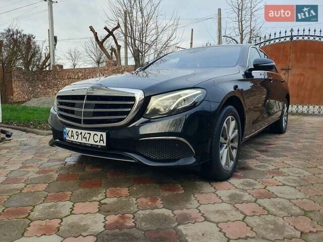 Черный Мерседес Е-Класс, объемом двигателя 1.95 л и пробегом 238 тыс. км за 33700 $, фото 1 на Automoto.ua