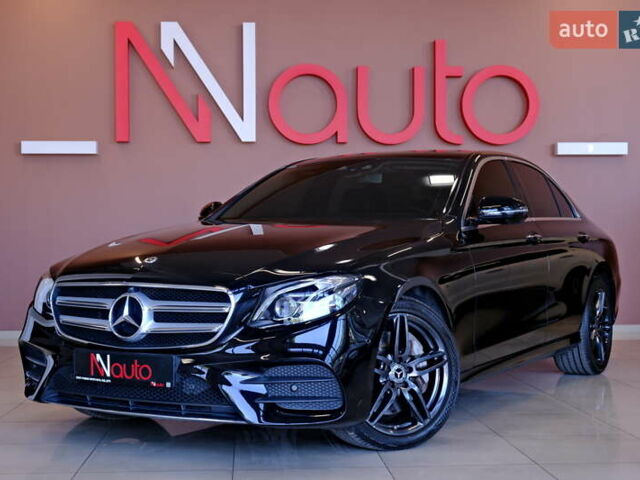 Черный Мерседес Е-Класс, объемом двигателя 3 л и пробегом 123 тыс. км за 36900 $, фото 1 на Automoto.ua