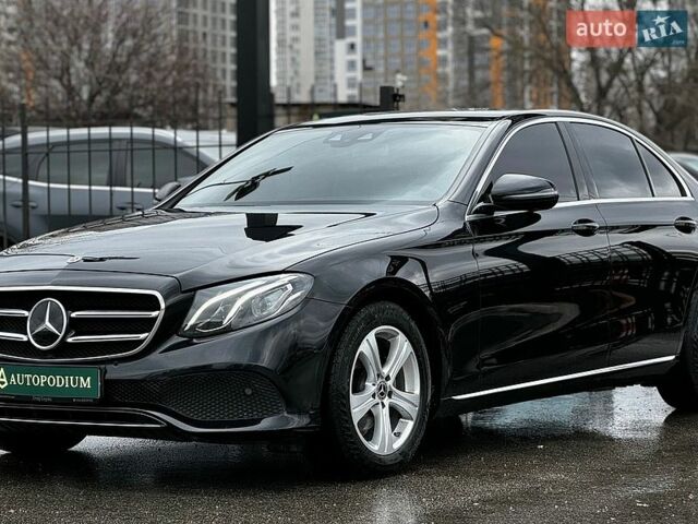 Черный Мерседес Е-Класс, объемом двигателя 1.95 л и пробегом 170 тыс. км за 31000 $, фото 1 на Automoto.ua