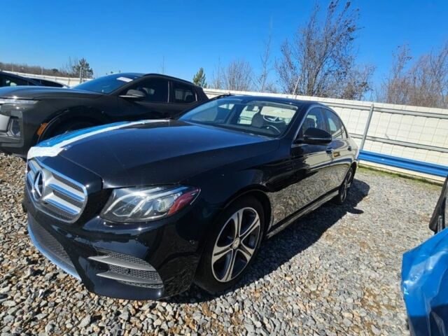 Чорний Мерседес Е-Клас, об'ємом двигуна 2 л та пробігом 159 тис. км за 17500 $, фото 1 на Automoto.ua