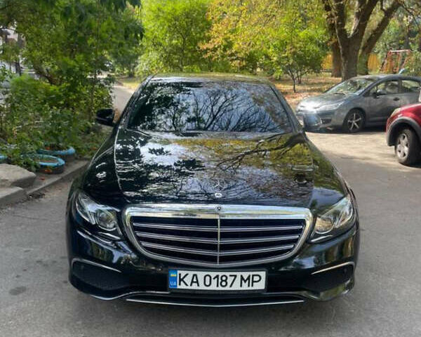 Черный Мерседес Е-Класс, объемом двигателя 1.95 л и пробегом 80 тыс. км за 38000 $, фото 1 на Automoto.ua