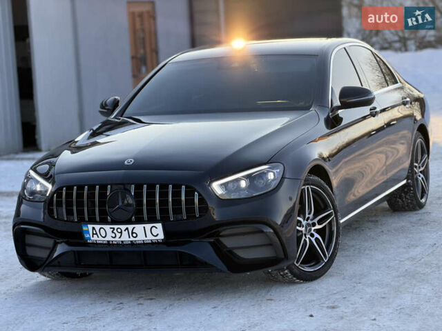 Чорний Мерседес Е-Клас, об'ємом двигуна 2 л та пробігом 460 тис. км за 29700 $, фото 1 на Automoto.ua