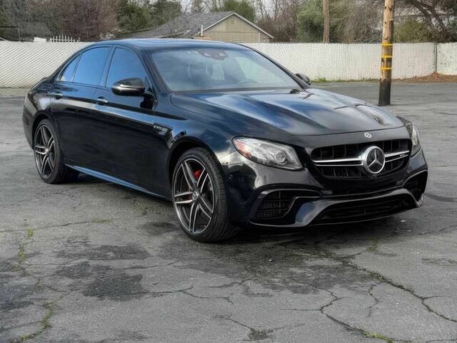 Черный Мерседес Е-Класс, объемом двигателя 4 л и пробегом 34 тыс. км за 13000 $, фото 1 на Automoto.ua