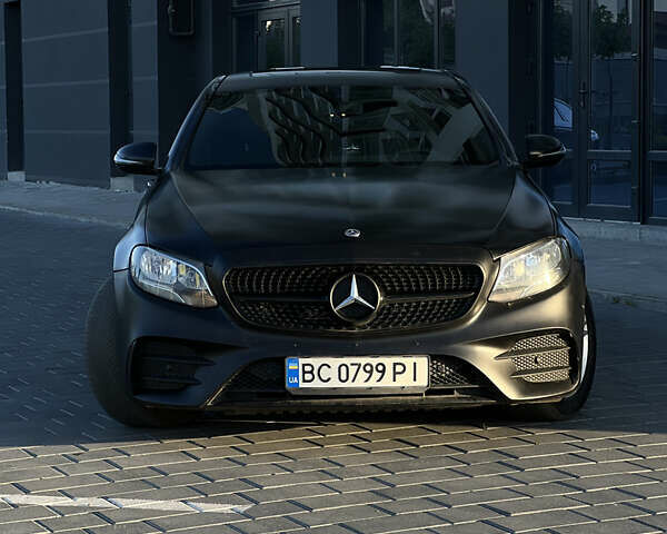 Черный Мерседес Е-Класс, объемом двигателя 1.95 л и пробегом 350 тыс. км за 20900 $, фото 1 на Automoto.ua