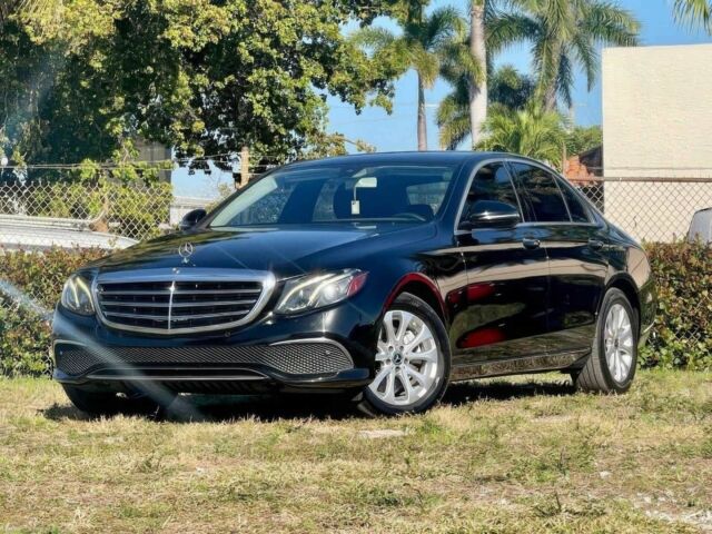 Черный Мерседес Е-Класс, объемом двигателя 2 л и пробегом 59 тыс. км за 6300 $, фото 1 на Automoto.ua