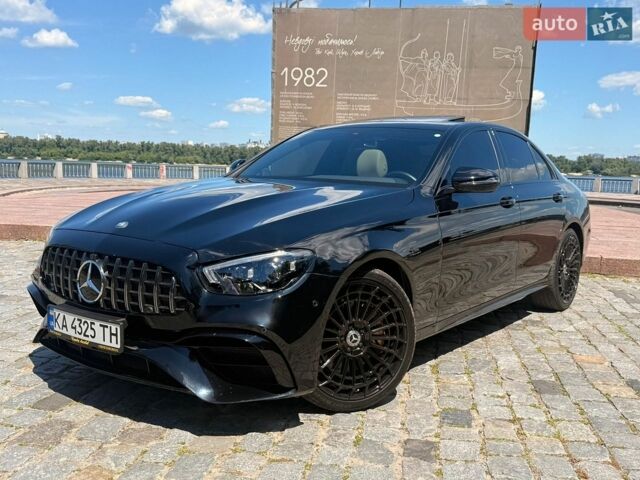 Черный Мерседес Е-Класс, объемом двигателя 1.99 л и пробегом 67 тыс. км за 33333 $, фото 1 на Automoto.ua