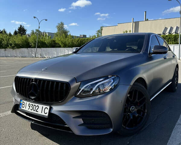 Черный Мерседес Е-Класс, объемом двигателя 1.99 л и пробегом 115 тыс. км за 44900 $, фото 1 на Automoto.ua